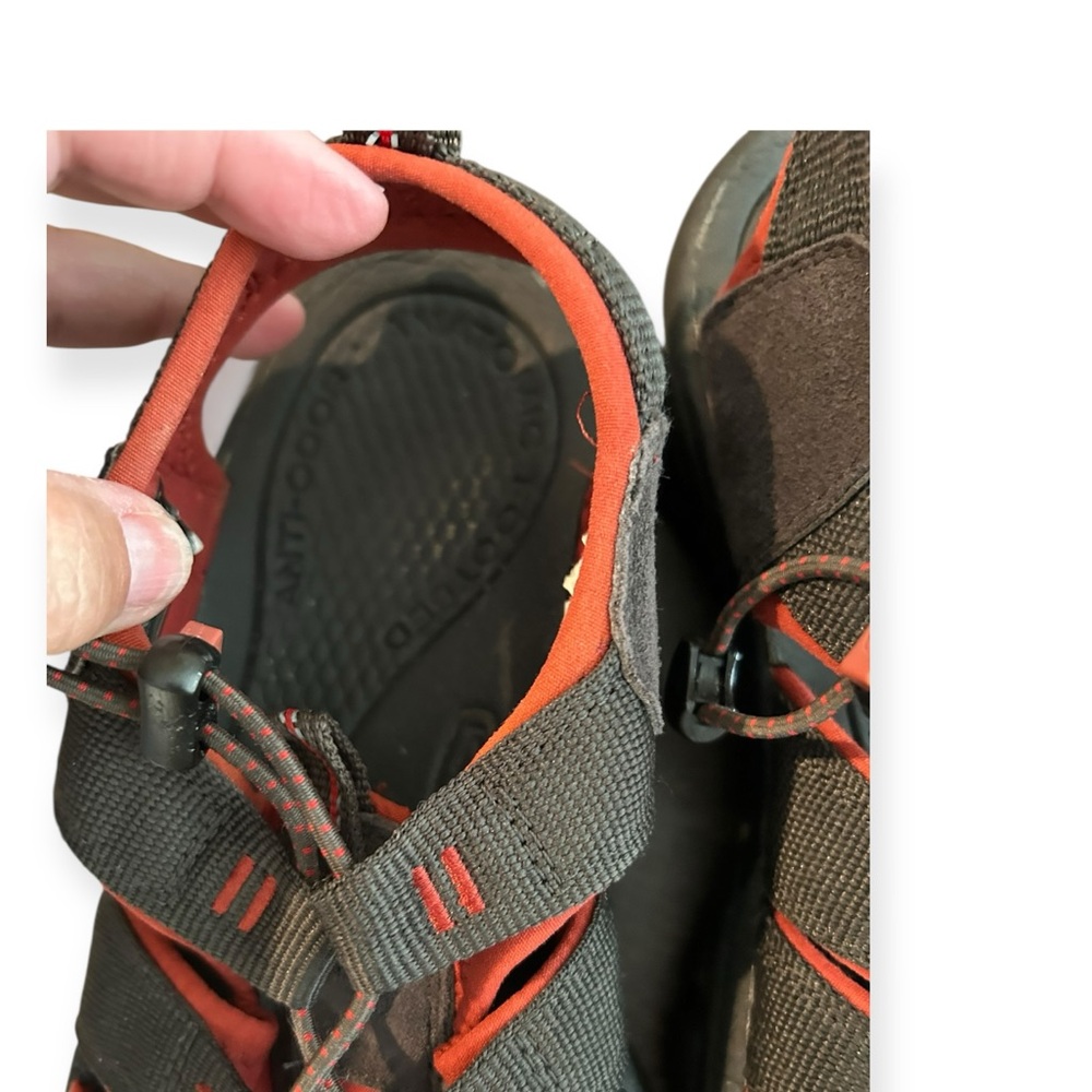 Men’s KEEN Newport H2 Grey/Red Sandals Size 9 - Picture 4 of 9